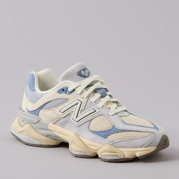 New Balance Shoes - New Balance Women's Cream and Light Blue Retro Runner